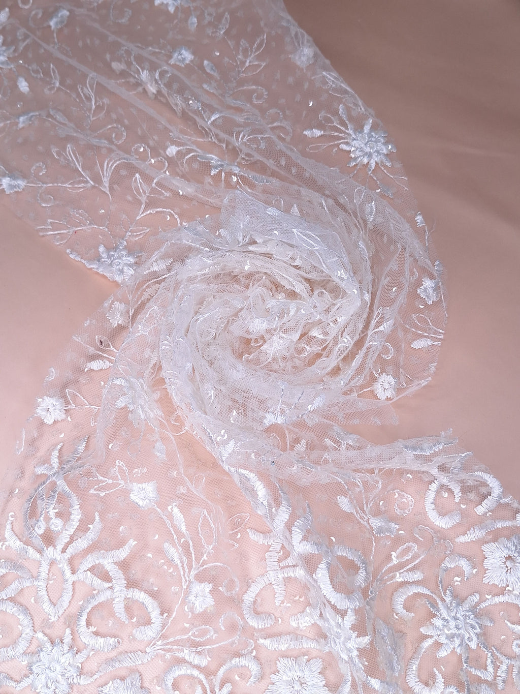 Tul bordado color hueso H099, ideal para vestidos de noche de boda y de XV años