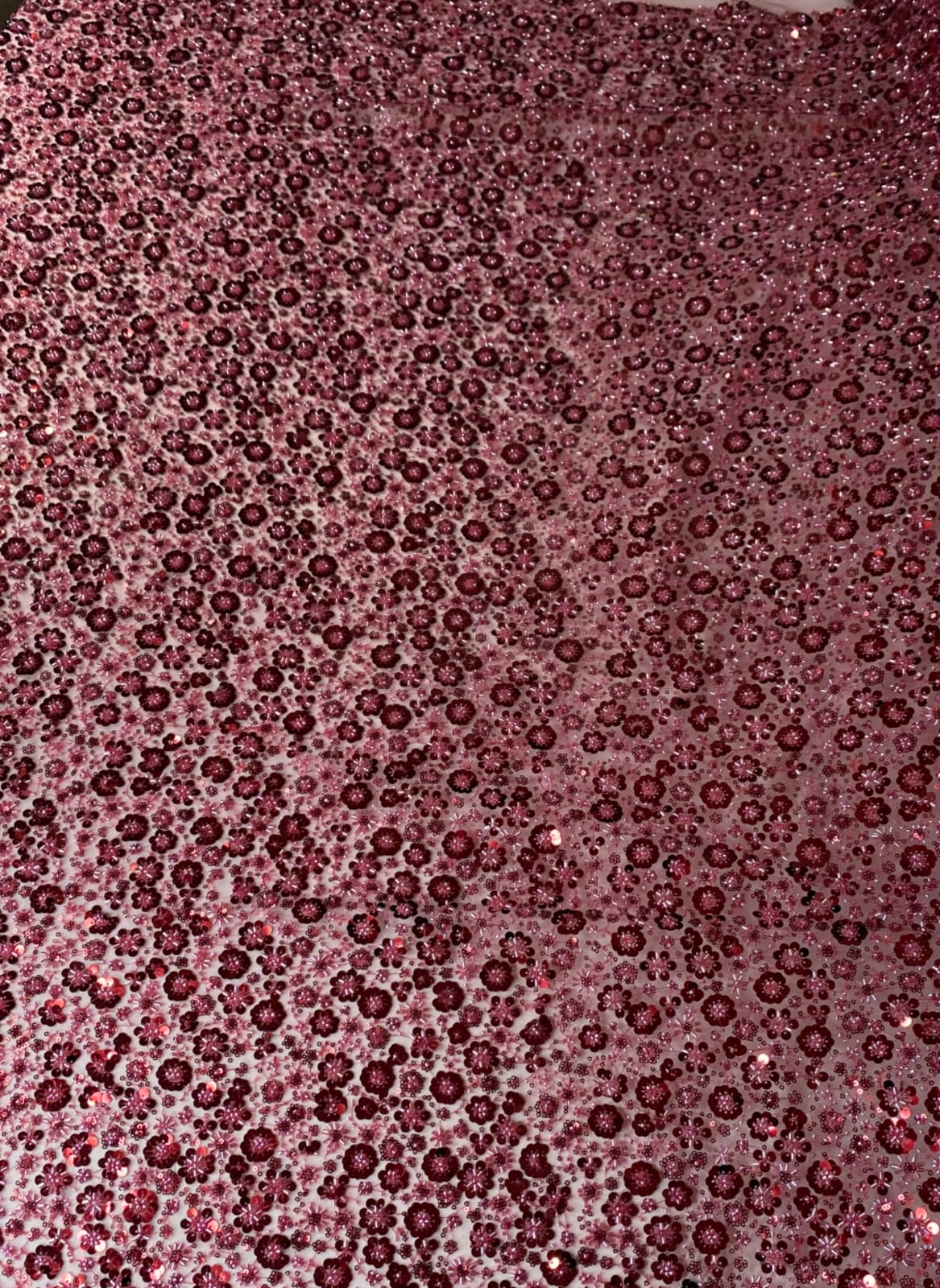 Tul Bordado Con Flores 3d, Lentejuela, Chaquira Y Canutillo Color Vino - HH226 ideal para vestidos de noche y de XV años