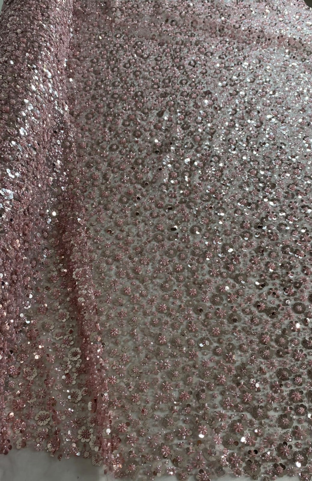 Tul Bordado Con Flores 3d, Lentejuela, Chaquira Y Canutillo Color Palo de Rosa - HH226 ideal para vestidos de noche y de XV años