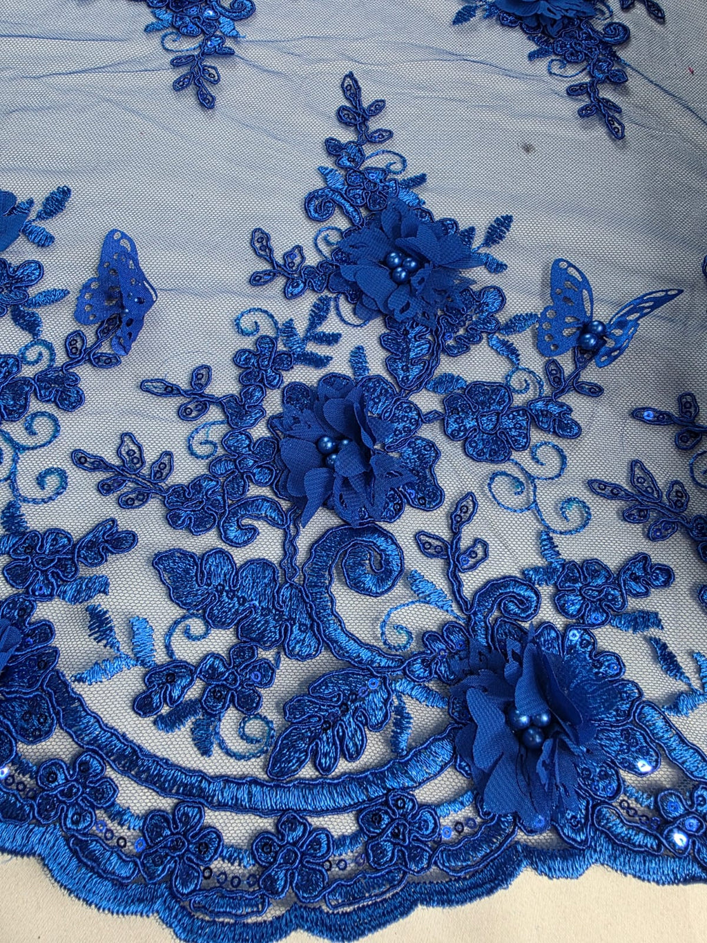 Tul Bordado Con Perlas, Lentejuelas, Mariposas y Flores 3D - HH275