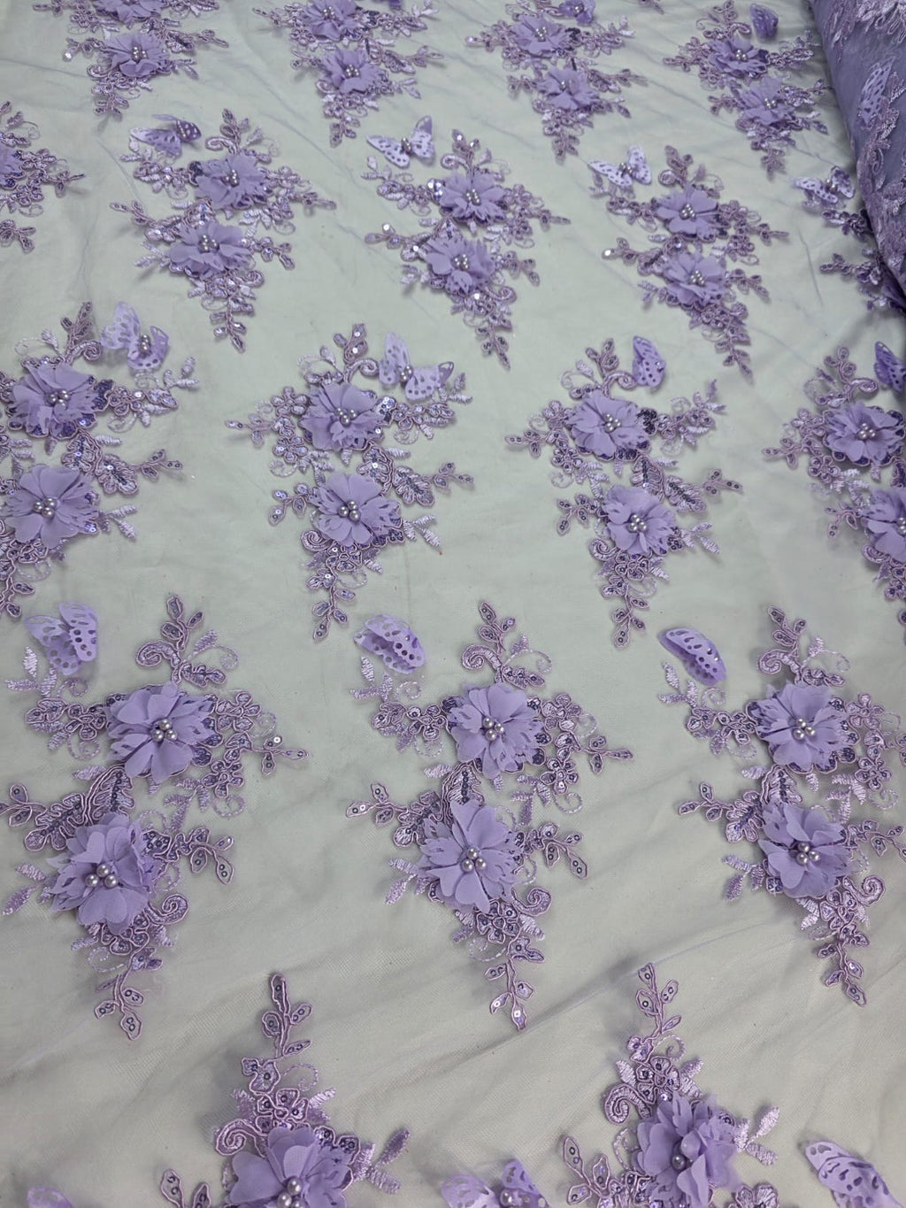 Tul Bordado Con Perlas, Lentejuelas, Mariposas y Flores 3D - HH275