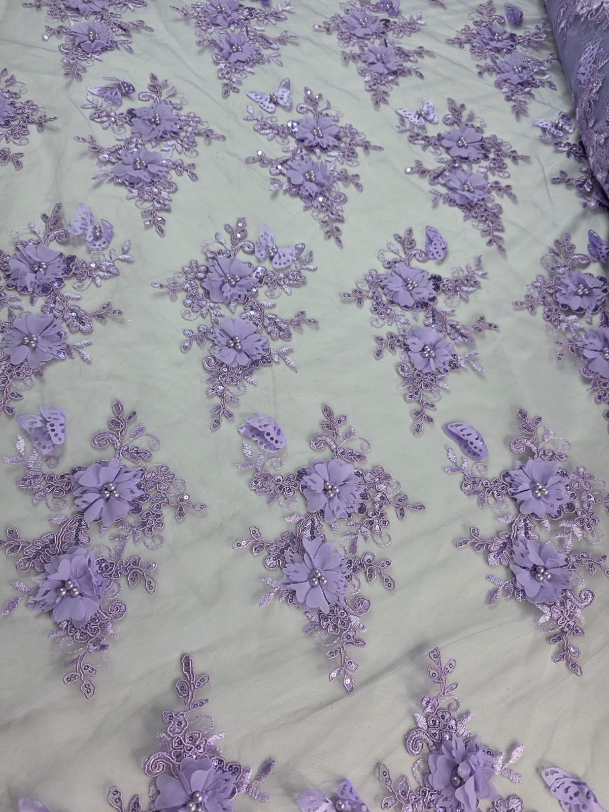 Tul Bordado Con Perlas, Lentejuelas, Mariposas y Flores 3D - HH275