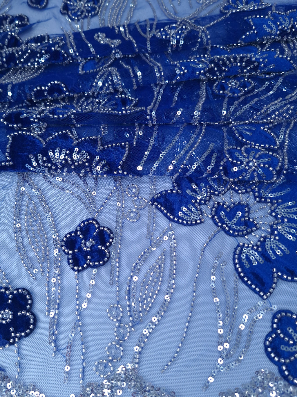Tul Bordado Con Estampado Floral Aplicaciones de Chaquira Y Lentejuela Color Azul Rey- HH236 ideal para vestidos de noche y de XV años