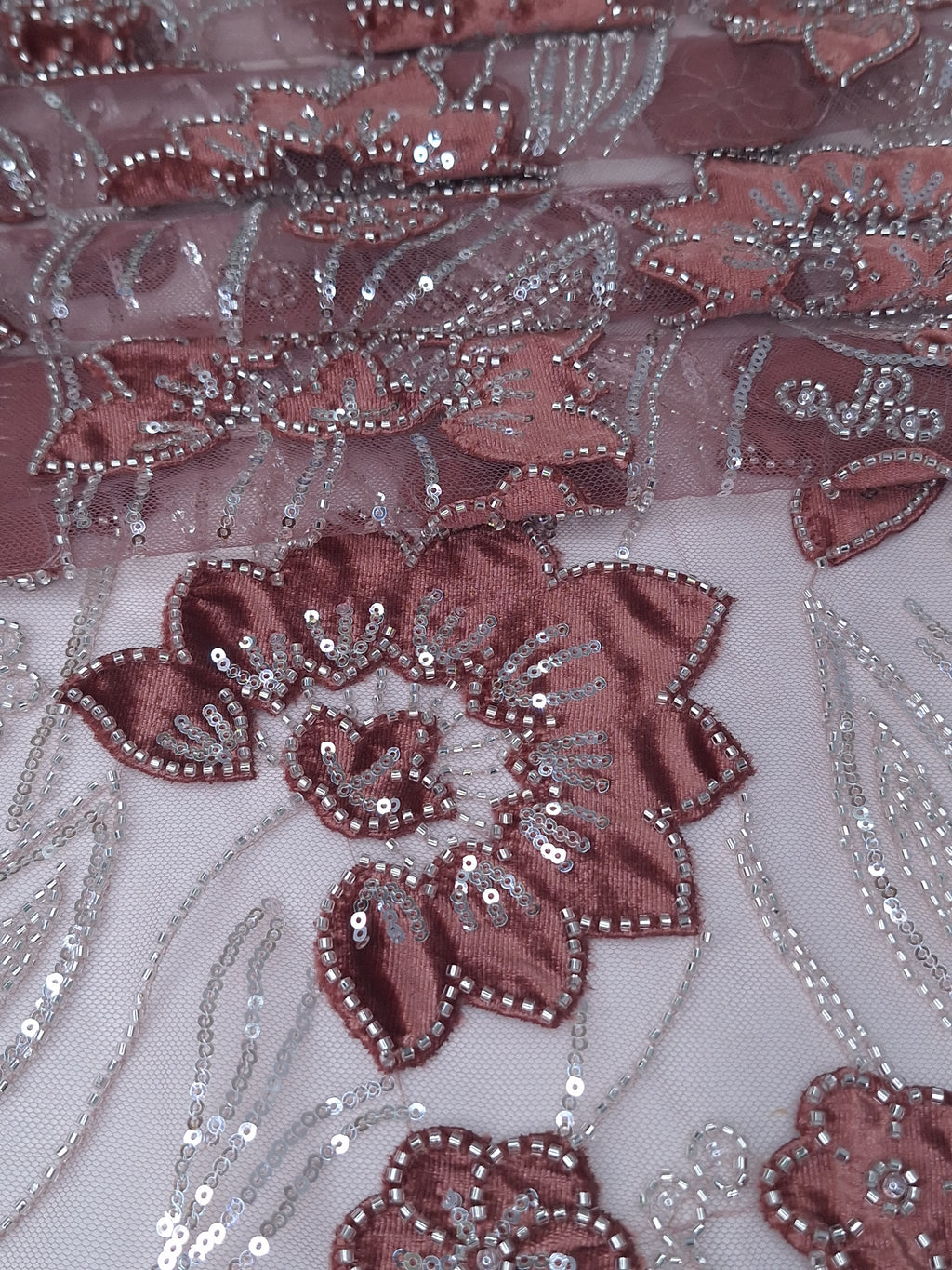 Tul Bordado Con Floral, Lentejuela Y Chaquira Color Ladrillo- HH236 ideal para vestidos de noche de boda y de XV años