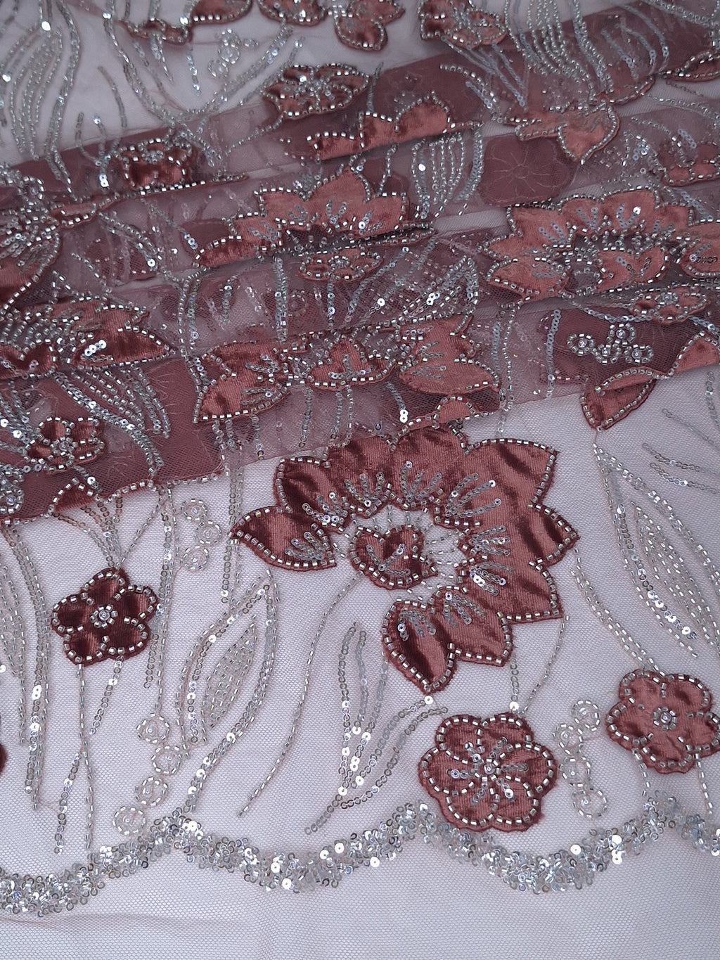 Tul Bordado Con Floral, Lentejuela Y Chaquira Color Ladrillo- HH236 ideal para vestidos de noche de boda y de XV años