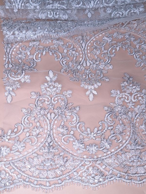 Tul bordado color blanco plata H130, ideal para vestidos de noche de boda y de XV años