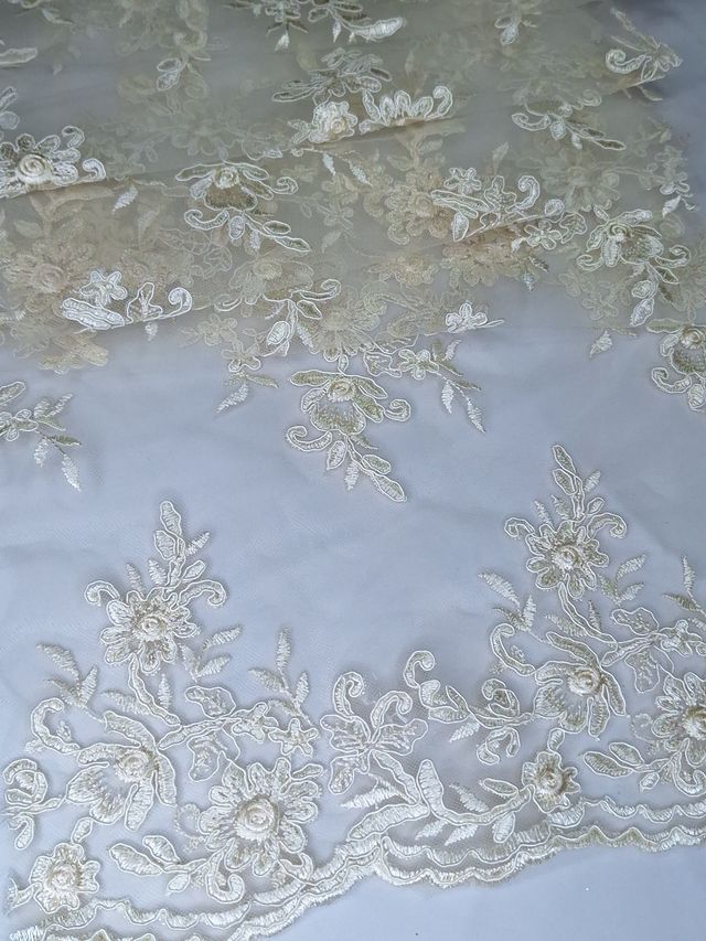 Tul bordado color hueso A926, ideal para vestidos de noche de boda y de XV años