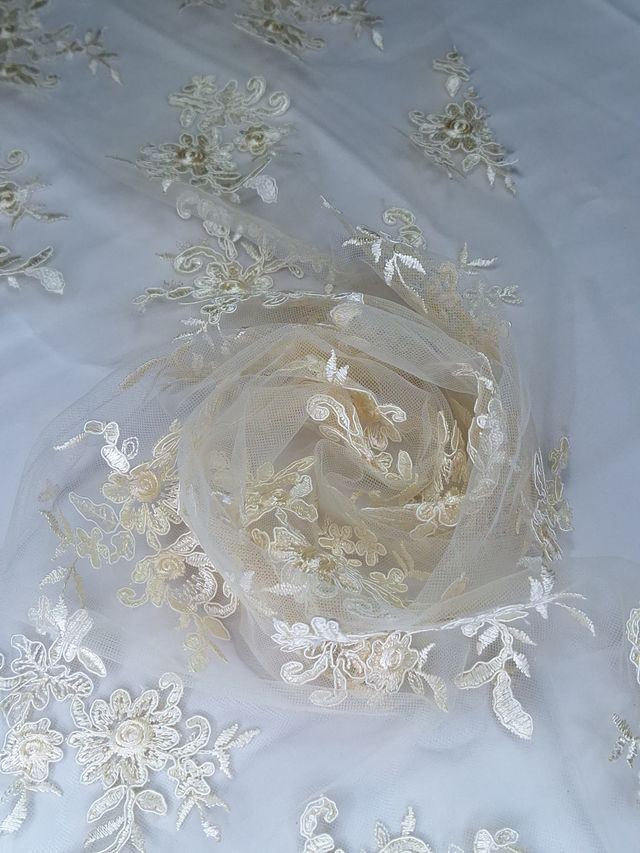 Tul bordado color hueso A926, ideal para vestidos de noche de boda y de XV años