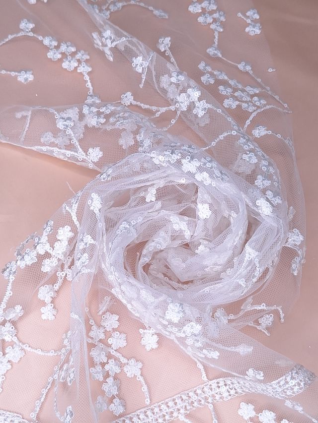 Tul bordado color blanco H105, ideal para vestidos de noche de boda y de XV años