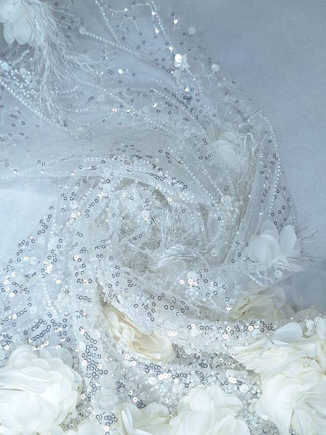 Tul bordado color hueso H147, ideal para vestidos de noche de boda y de XV años