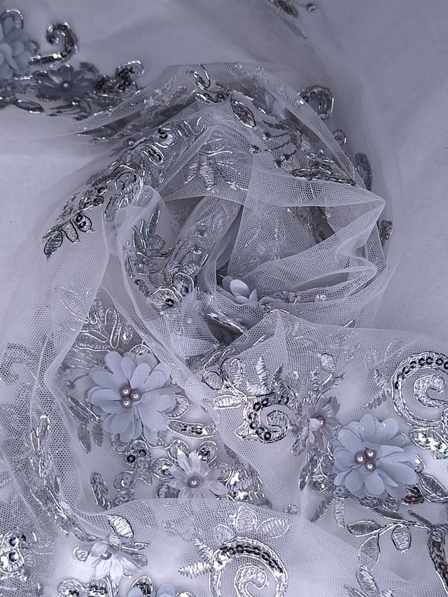 Tul bordado color plata H164, ideal para vestidos de noche de boda y de XV años