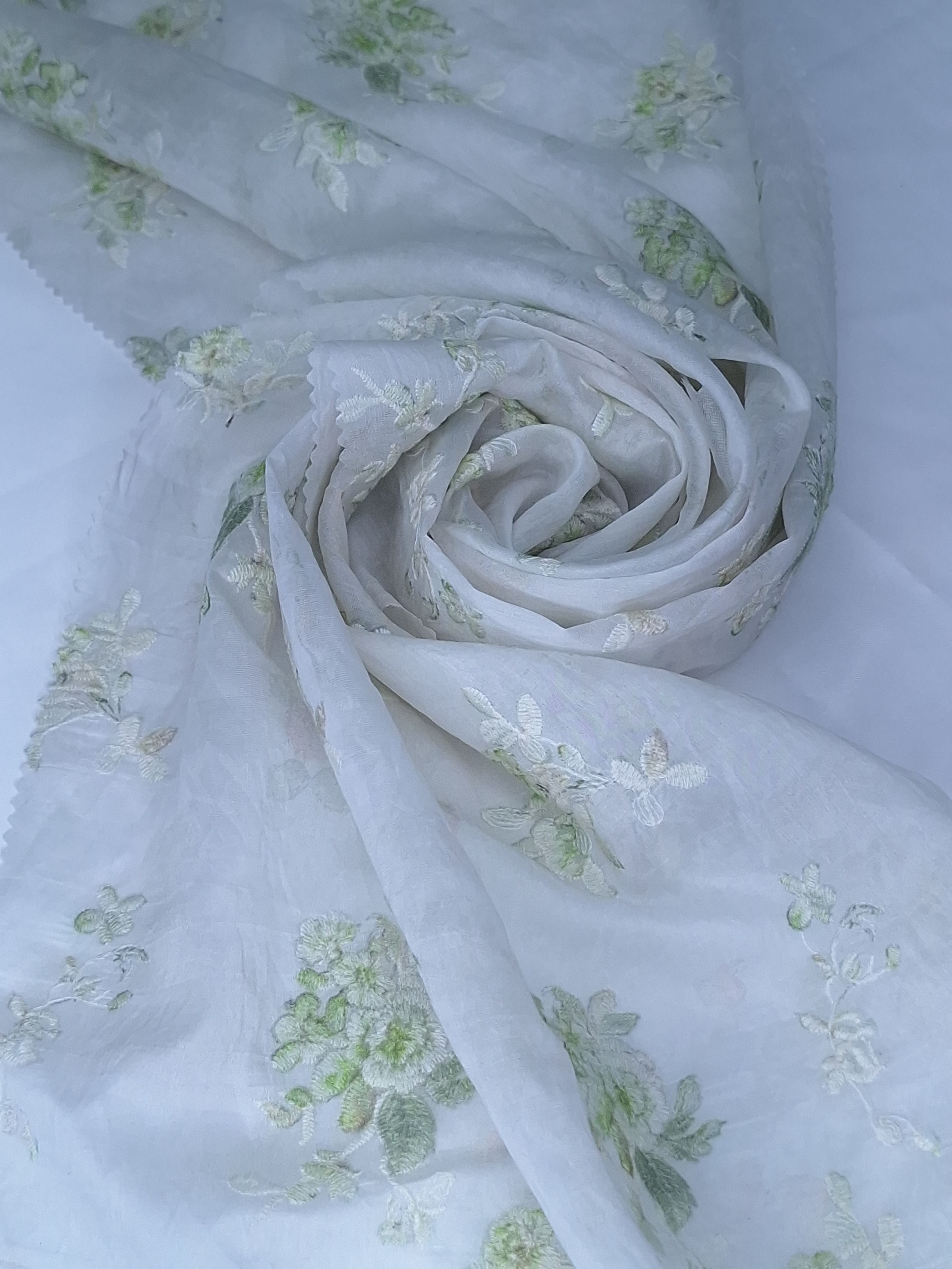 Tul bordado color verde H188, ideal para vestidos de noche de boda y de XV años