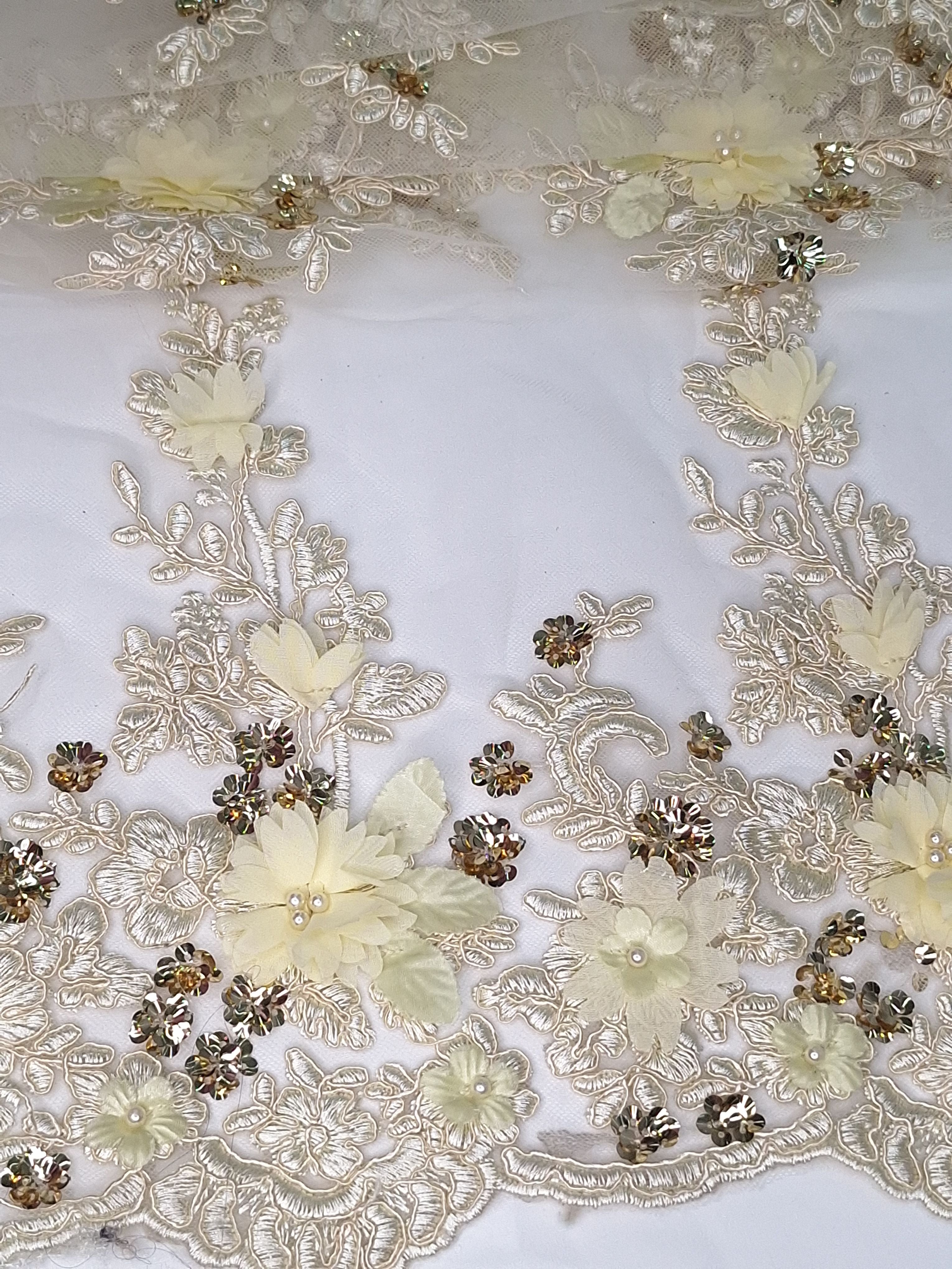 Tul bordado color crema H134, ideal para vestidos de noche de boda y de XV años