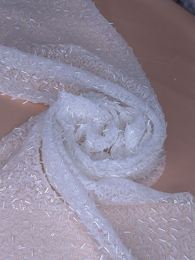 Tul bordado color hueso H093, ideal para vestidos de noche de boda y de XV años