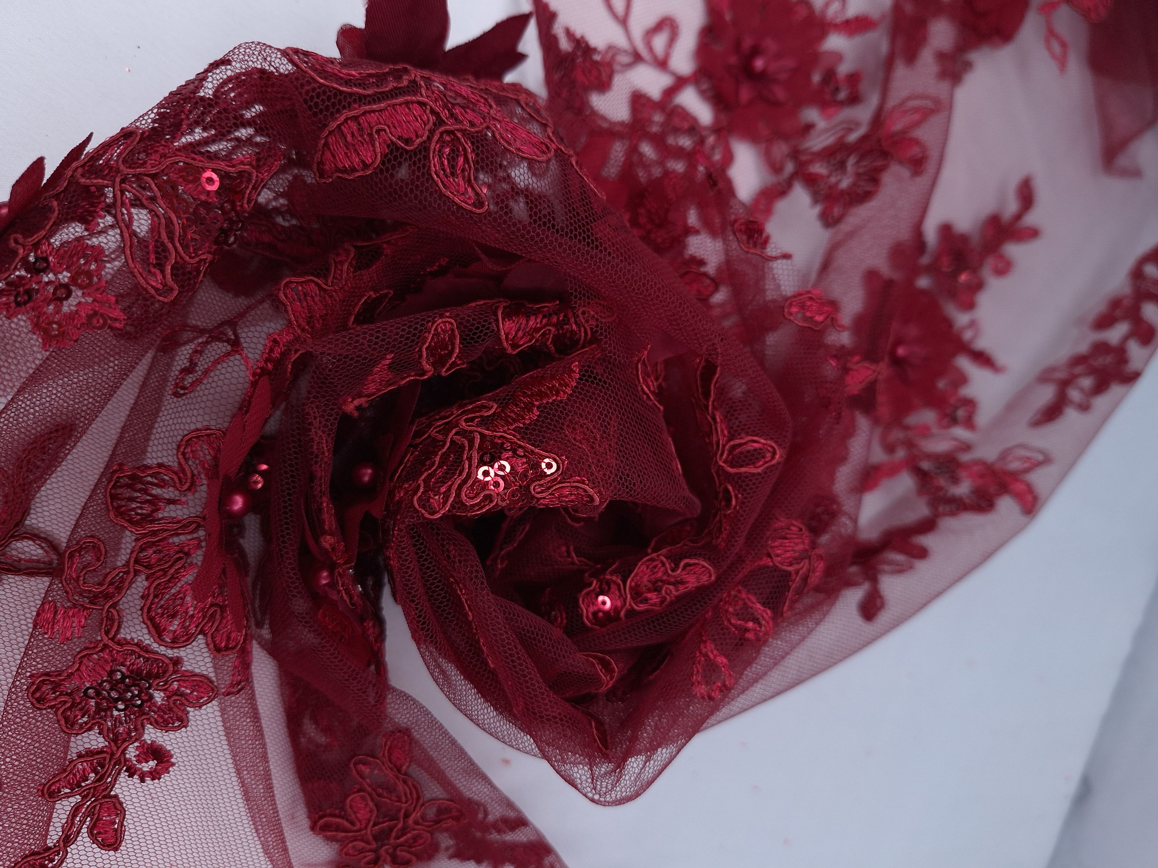 Tul bordado color vino H133, ideal para vestidos de noche de boda y de XV años