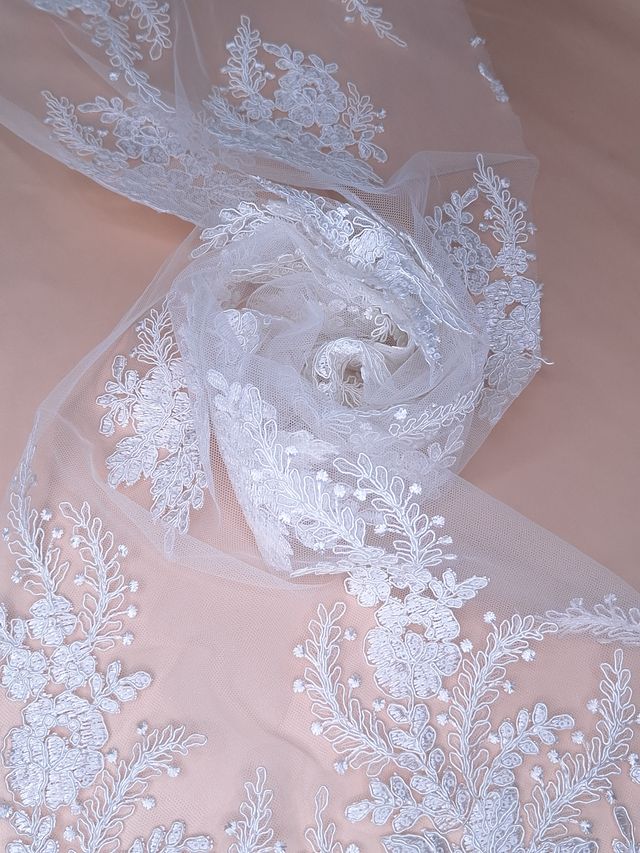 Tul bordado color hueso A961, ideal para vestidos de noche de boda y de XV años