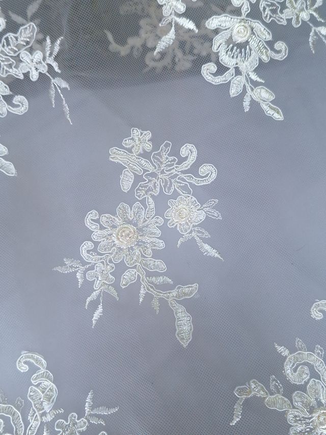 Tul bordado color hueso A926, ideal para vestidos de noche de boda y de XV años