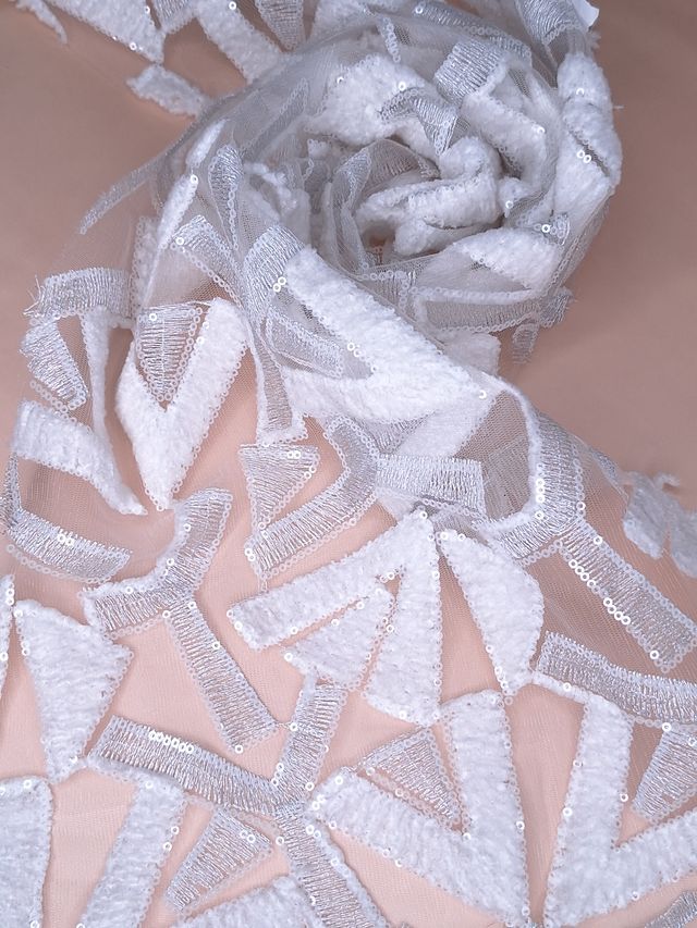 Tul bordado color hueso A892, ideal para vestidos de noche de boda y de XV años