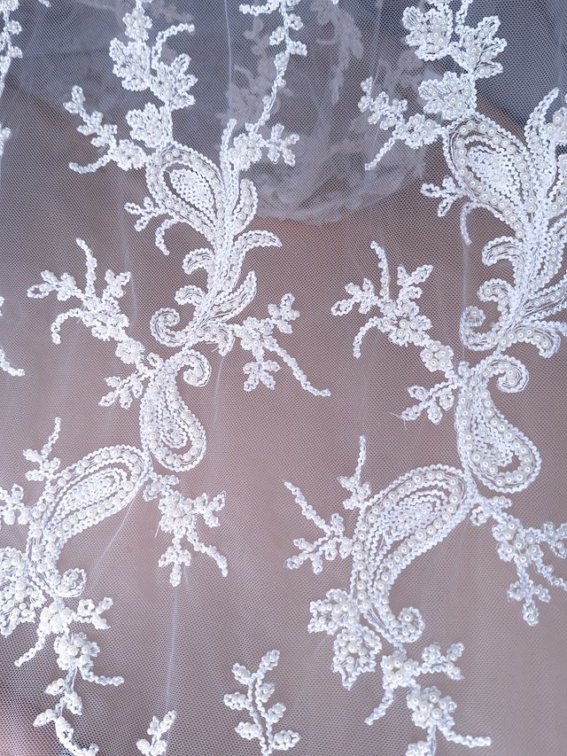Tul bordado color hueso A884, ideal para vestidos de noche de boda y de XV años