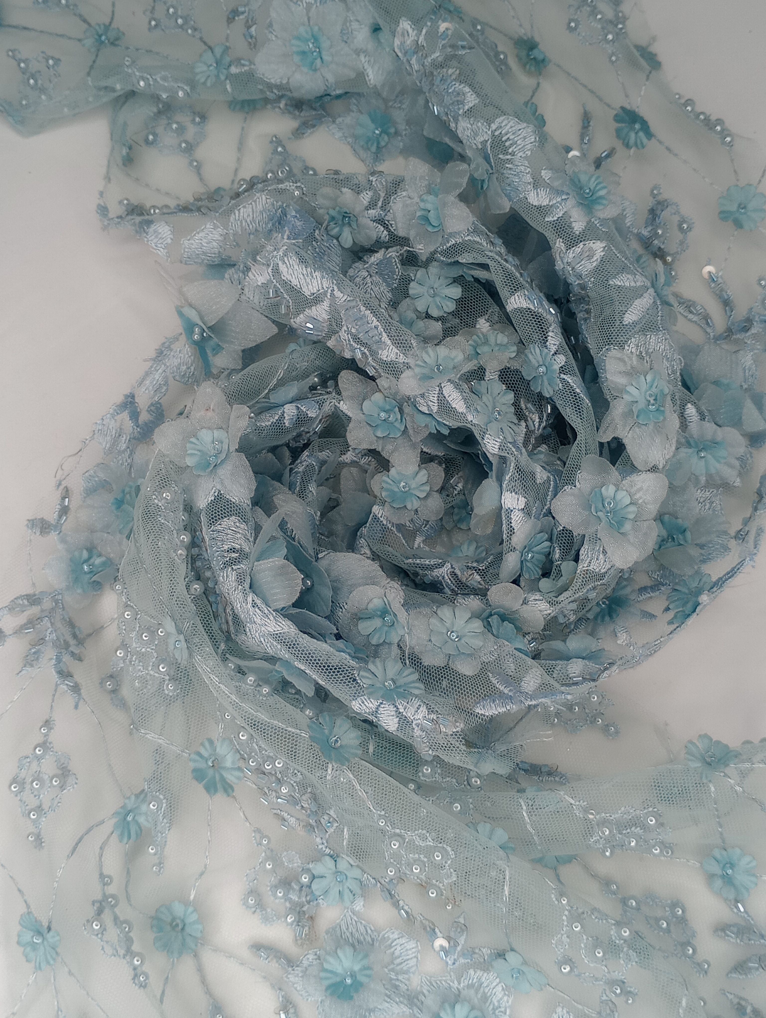 Tul bordado color cielo A862, ideal para vestidos de noche de boda y de XV años
