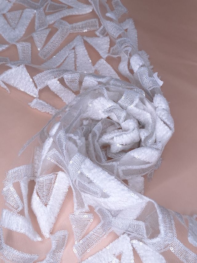 Tul bordado color hueso A892, ideal para vestidos de noche de boda y de XV años
