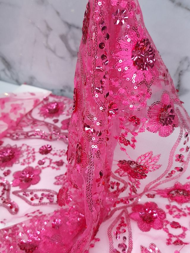 tul bordado color fiusha H104, ideal para vestidos de noche de boda y de xv años