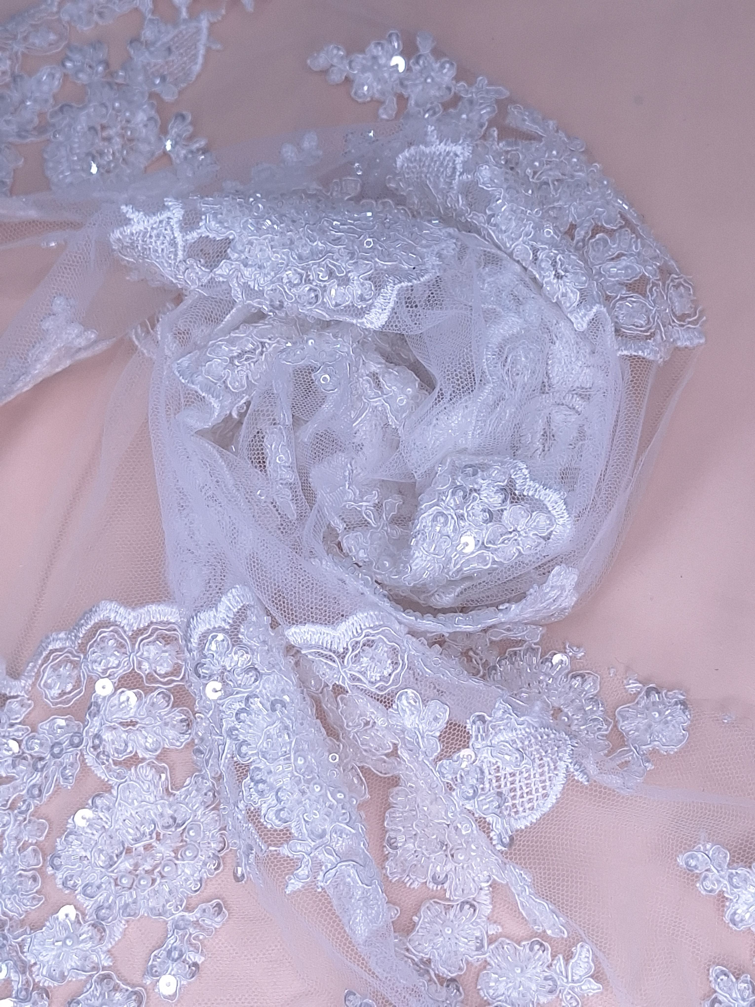 Tul bordado color hueso H205, ideal para vestidos de noche de boda y de XV años