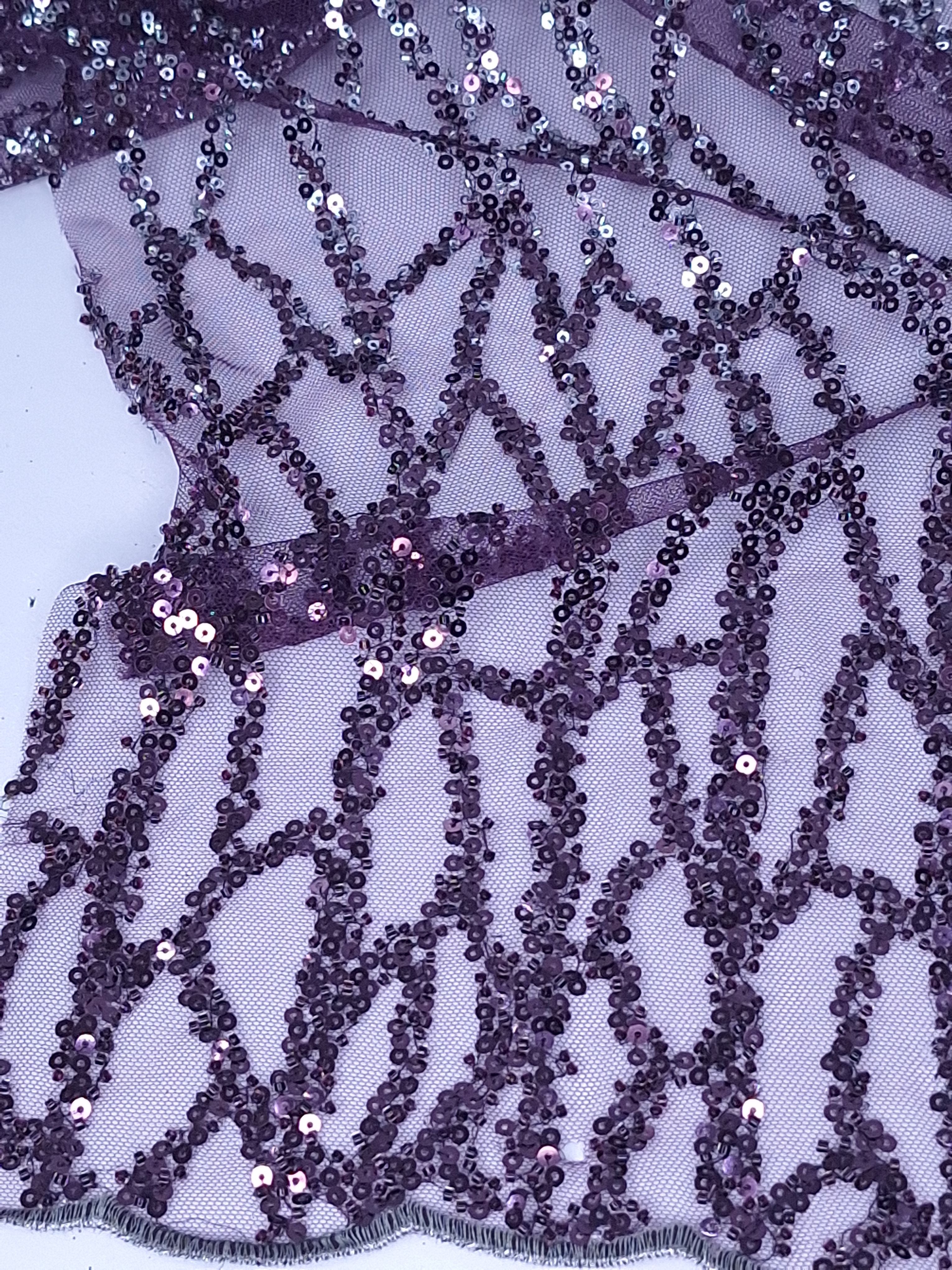 Tul bordado color Lila Uva A942, ideal para vestidos de noche de boda y de XV años