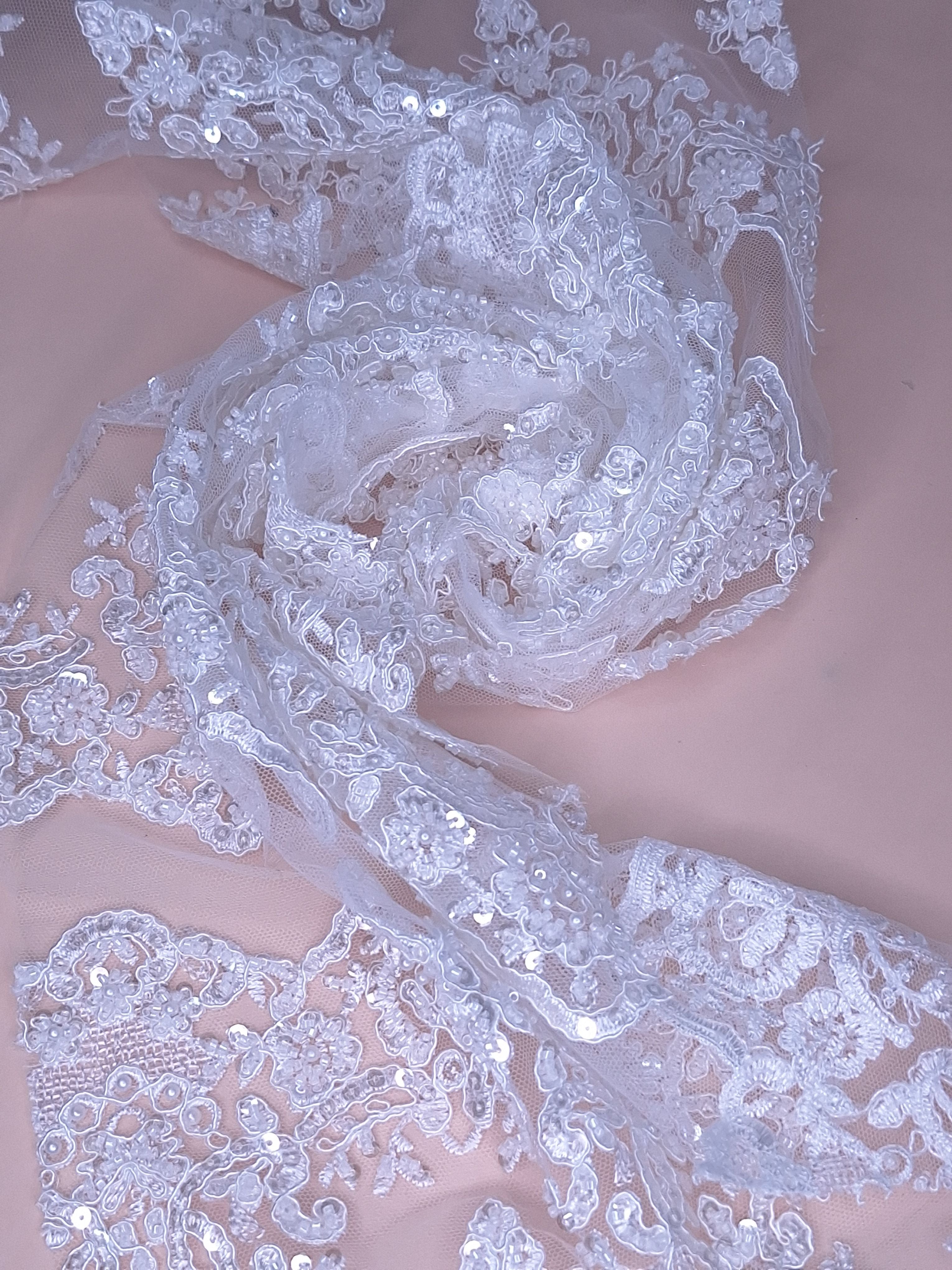 Tul bordado color blanco  H204, ideal para vestidos de noche de boda y de XV años