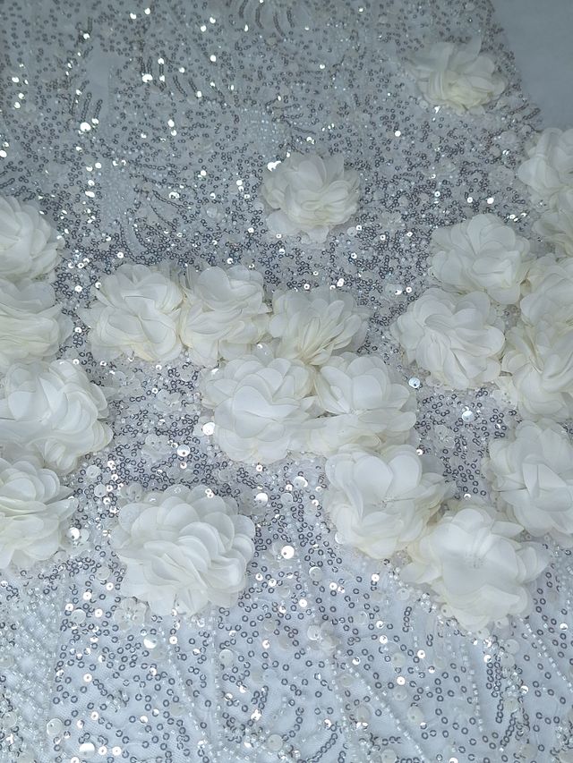 Tul bordado color hueso H147, ideal para vestidos de noche de boda y de XV años