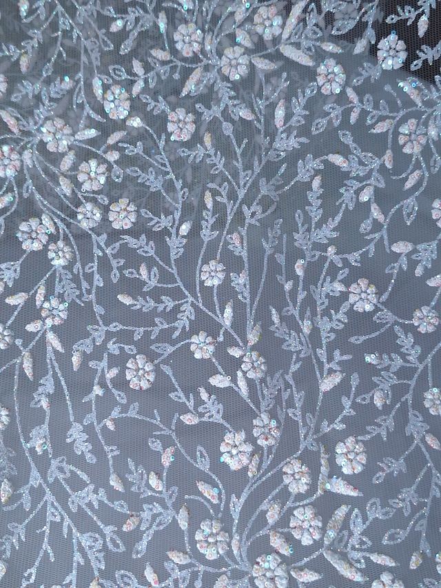 Tul bordado color hueso H036, ideal para vestidos de noche de boda y de XV años