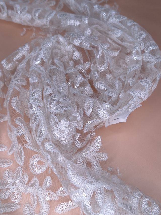 Tul bordado color hueso A831, ideal para vestidos de noche de boda y de XV años