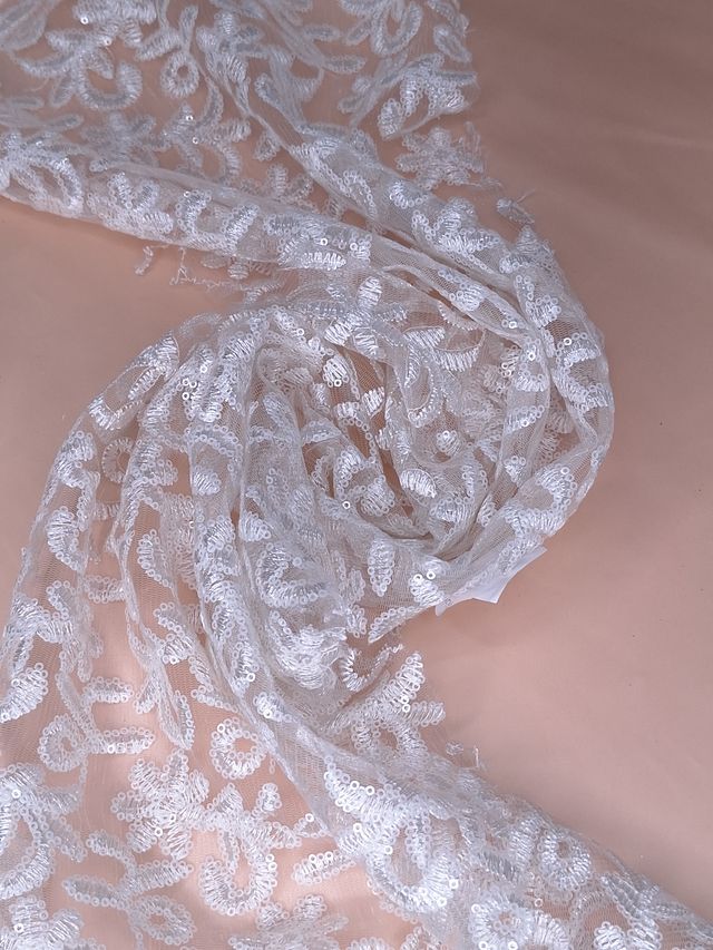 Tul bordado color hueso A831, ideal para vestidos de noche de boda y de XV años