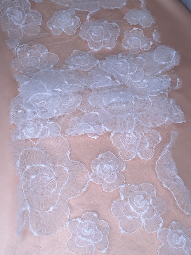 Tul bordado color hueso H042, ideal para vestidos de noche de boda y de XV años