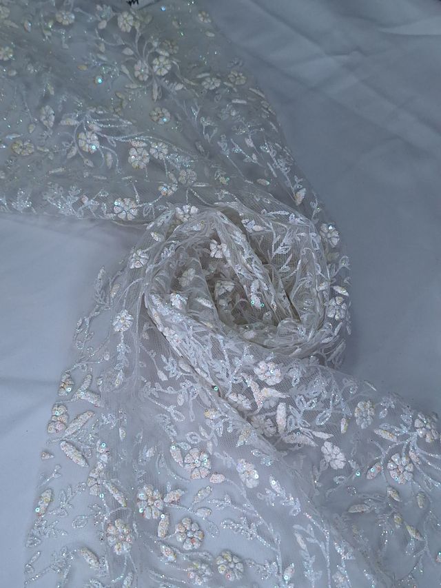 Tul bordado color hueso H036, ideal para vestidos de noche de boda y de XV años