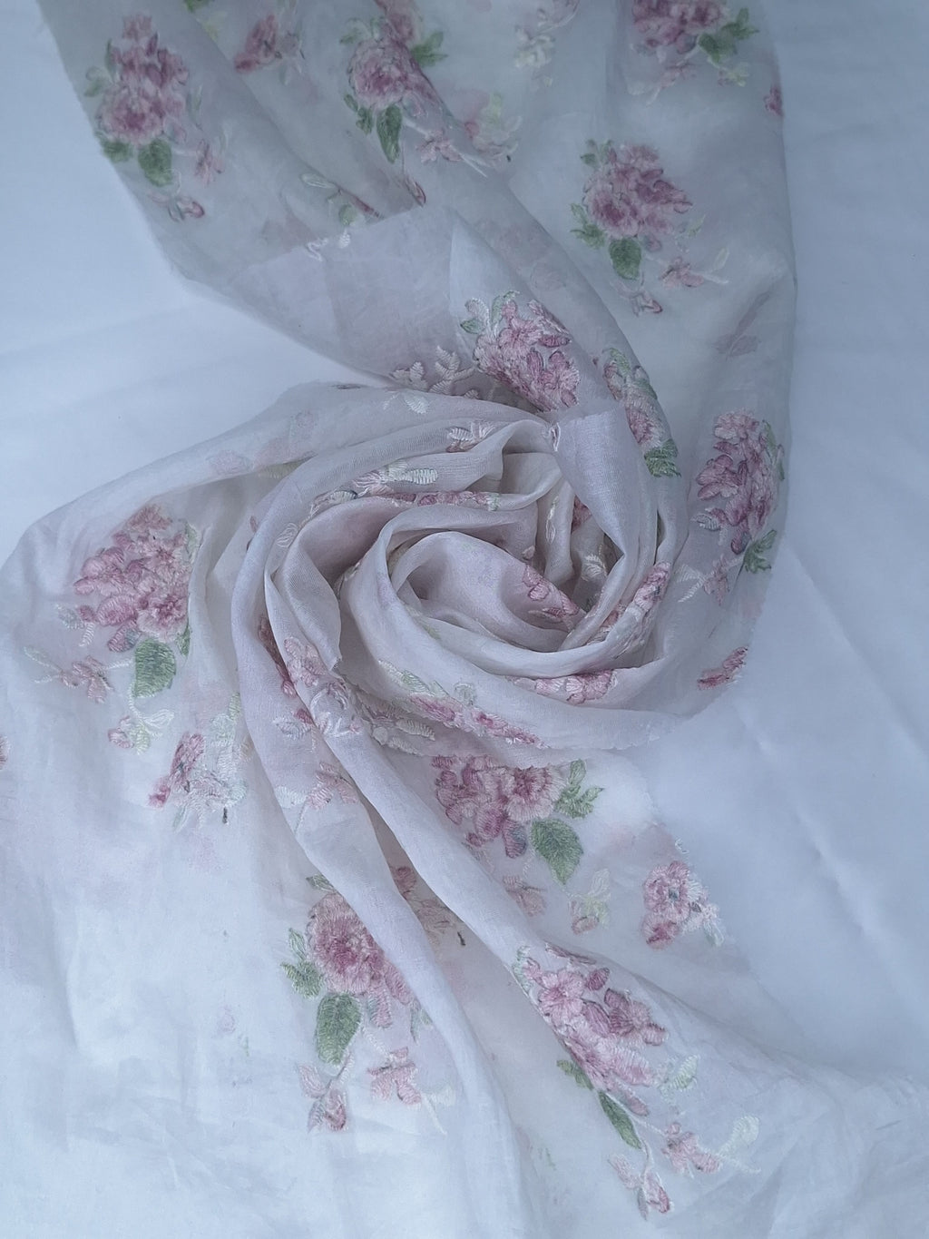 Tul bordado color lila H188, ideal para vestidos de noche de boda y de XV años
