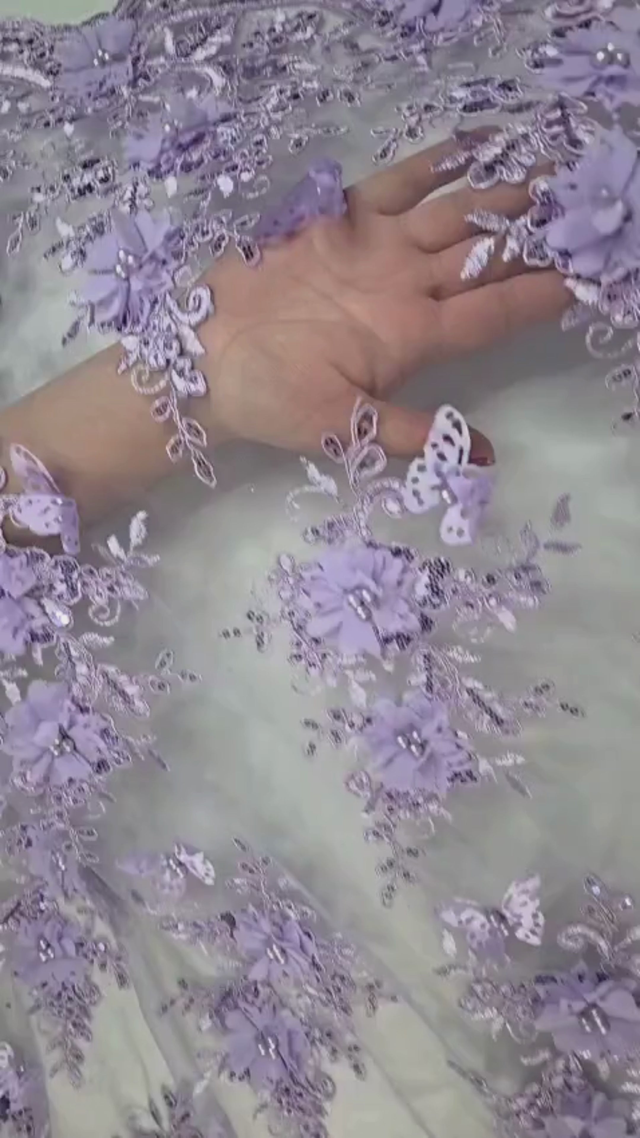 Tul Bordado Con Perlas, Lentejuelas, Mariposas y Flores 3D - HH275