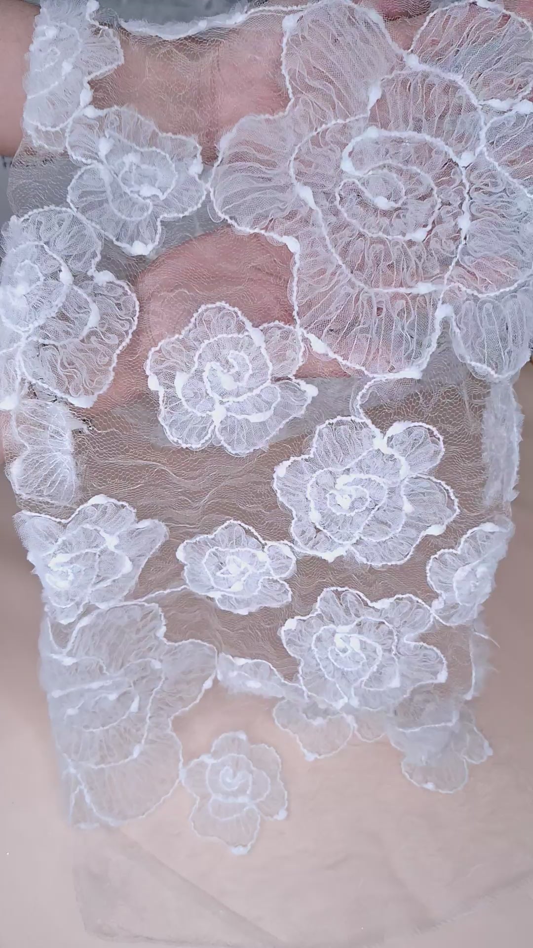 Tul bordado color hueso H042, ideal para vestidos de noche de boda y de XV años