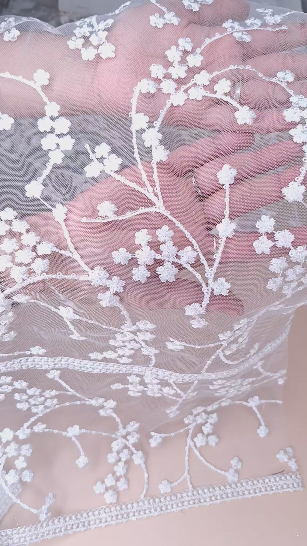Tul bordado color blanco H105, ideal para vestidos de noche de boda y de XV años