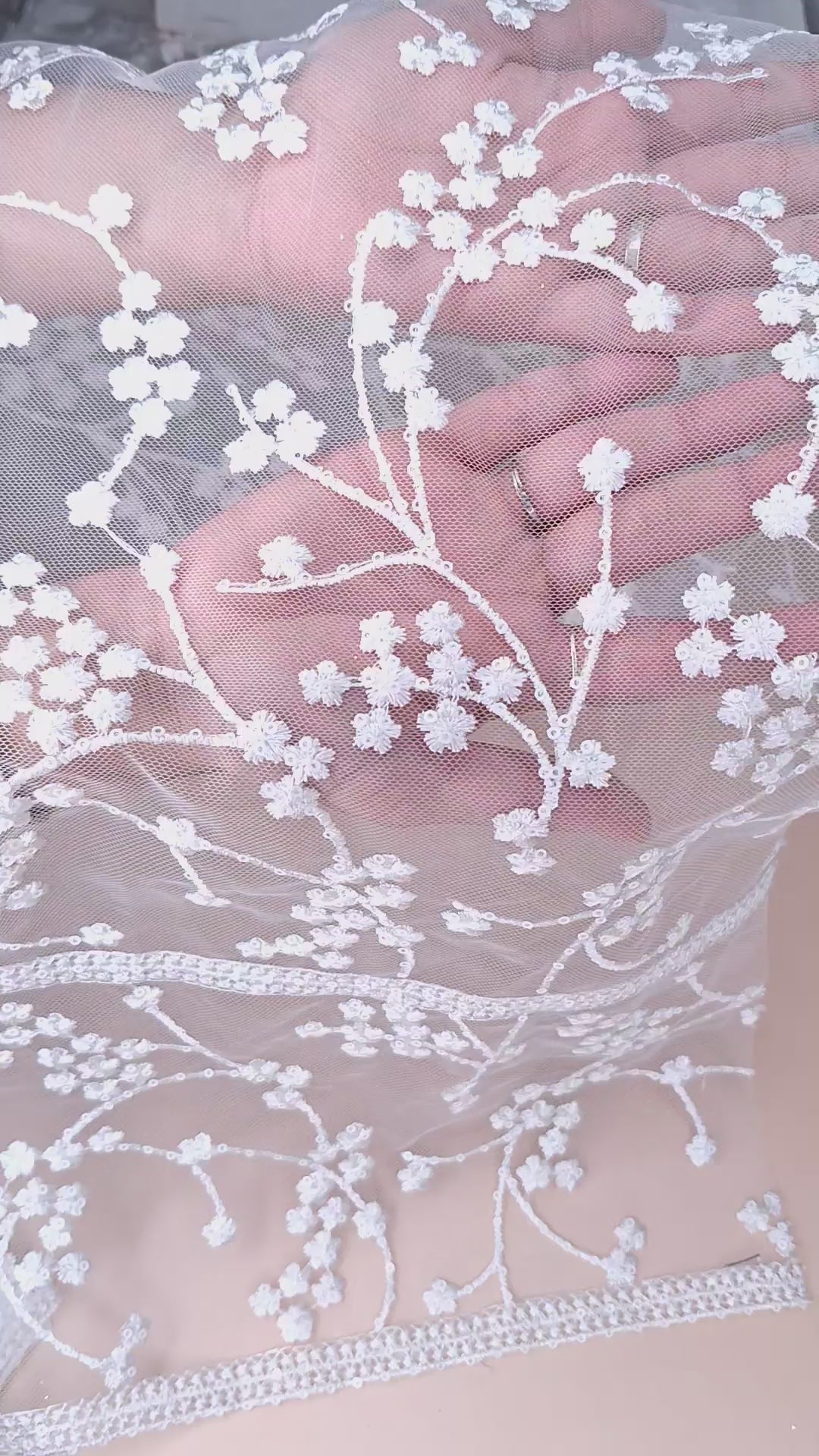 Tul bordado color blanco H105, ideal para vestidos de noche de boda y de XV años