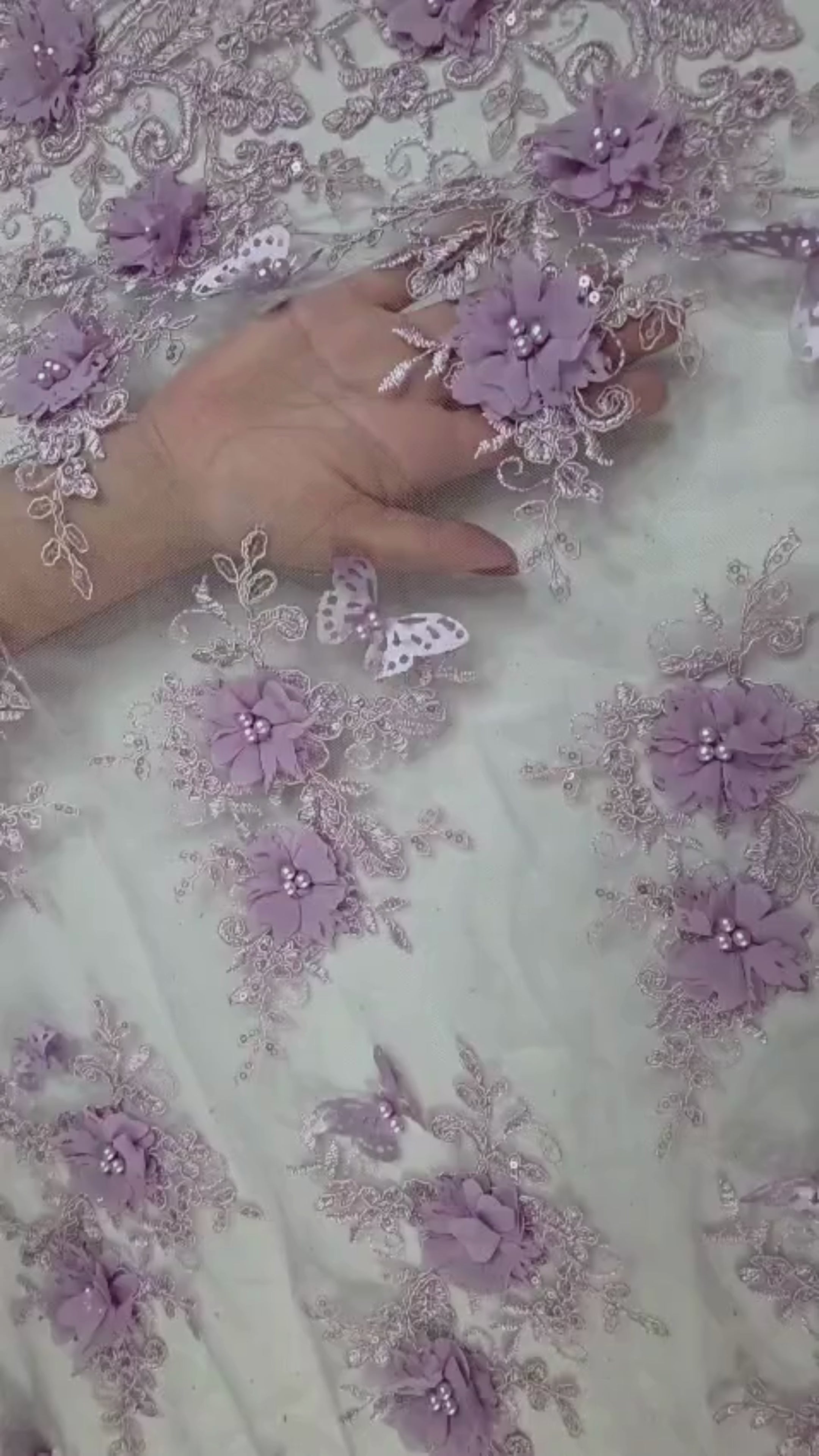 Tul Bordado Con Perlas, Lentejuelas, Mariposas y Flores 3D - HH275