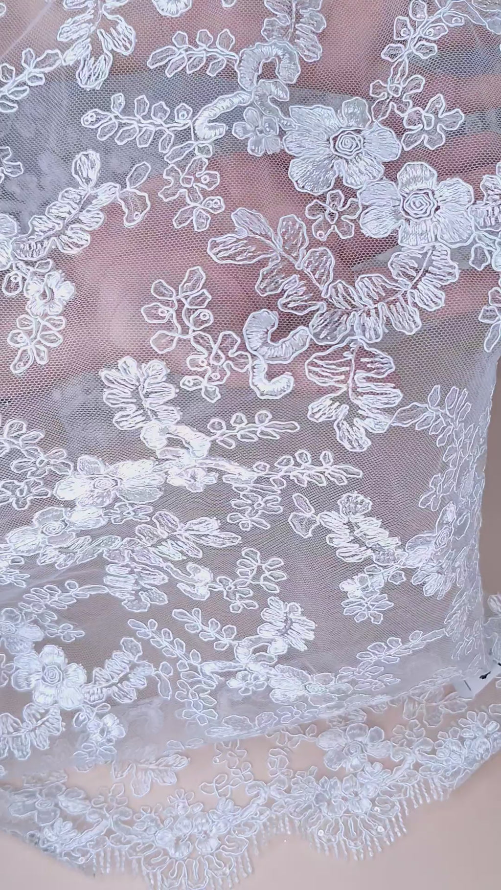 Tul bordado color blanco  H165, ideal para vestidos de noche de boda y de XV años