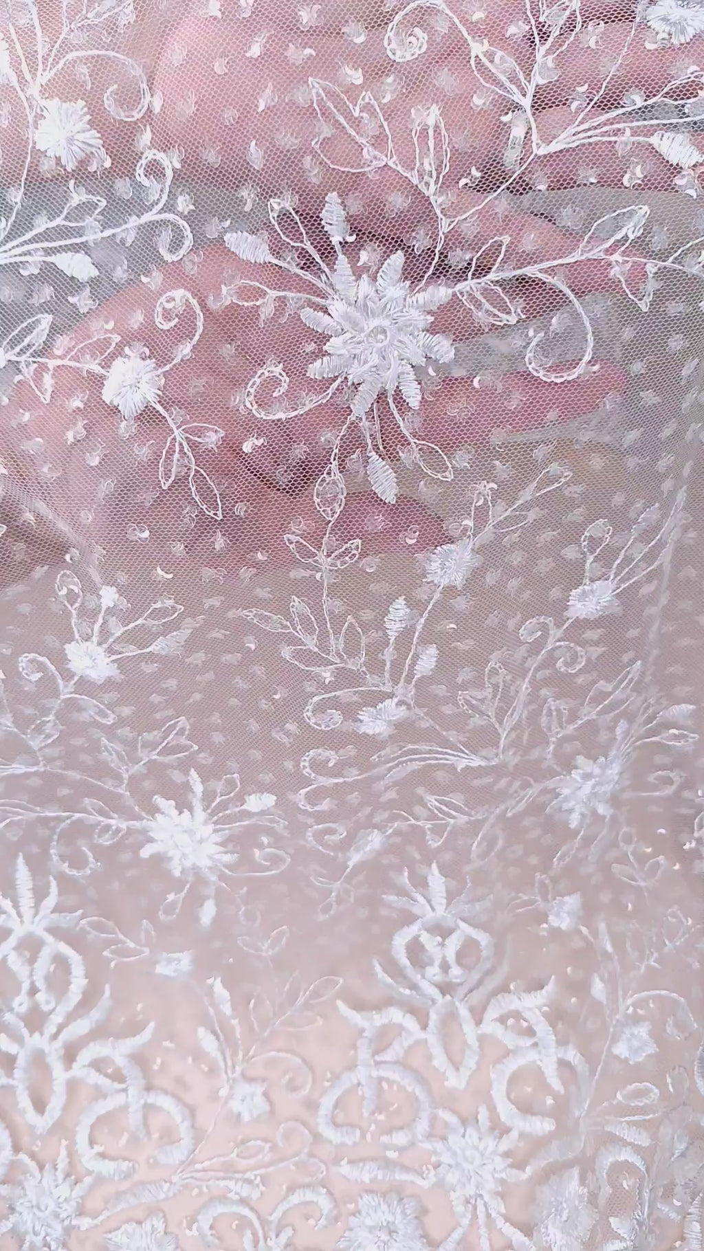 Tul bordado color hueso H099, ideal para vestidos de noche de boda y de XV años