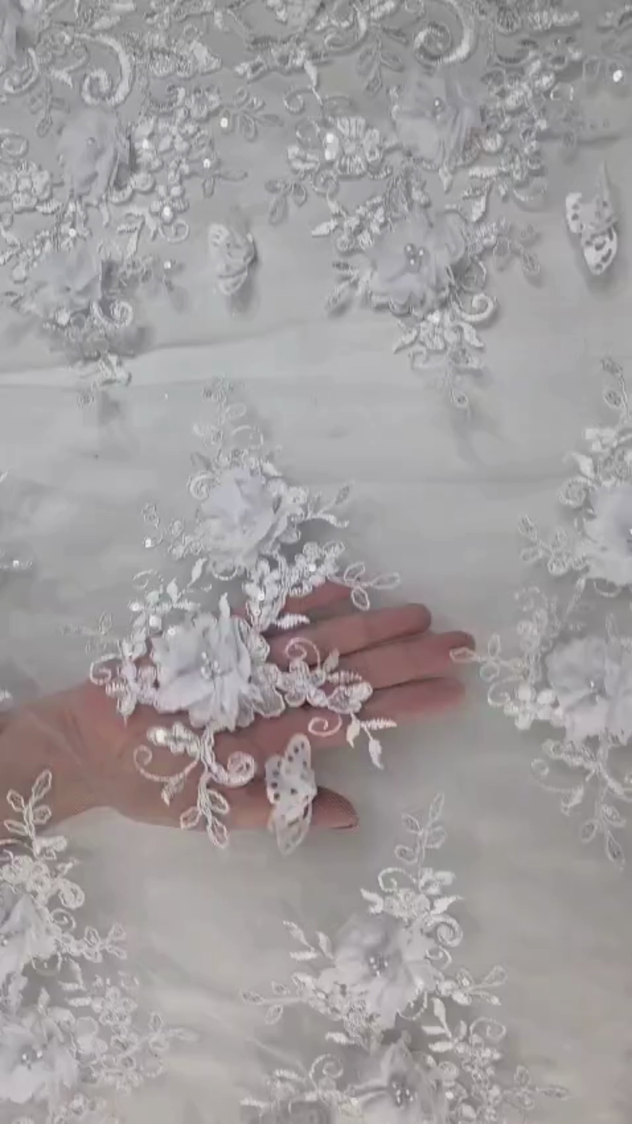 Tul Bordado Con Perlas, Lentejuelas, Mariposas y Flores 3D - HH275