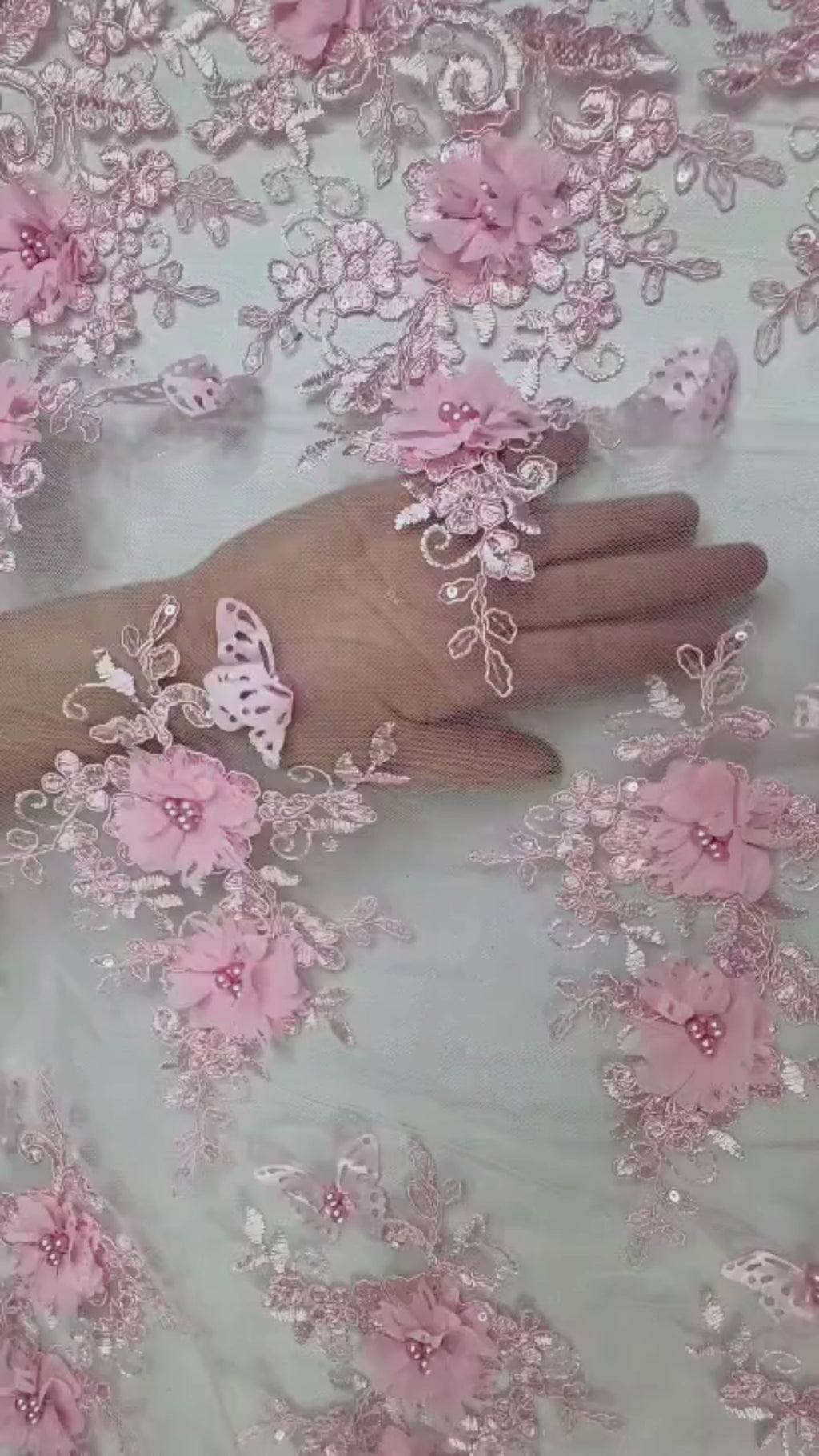 Tul Bordado Con Perlas, Lentejuelas, Mariposas y Flores 3D - HH275